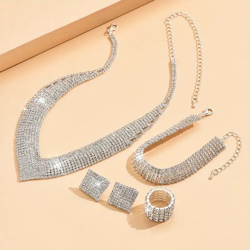 1713835661721-932426628cb6433dacaaffb5c69ec3f7-goods